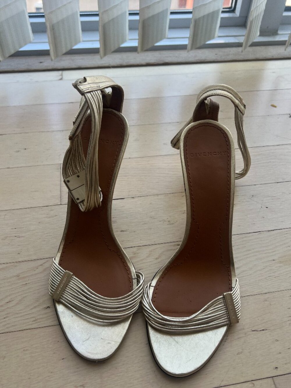 WORN ONCE! GIVENCHY gold sandals w/ankle straps Size 37 - Picture 2 of 6